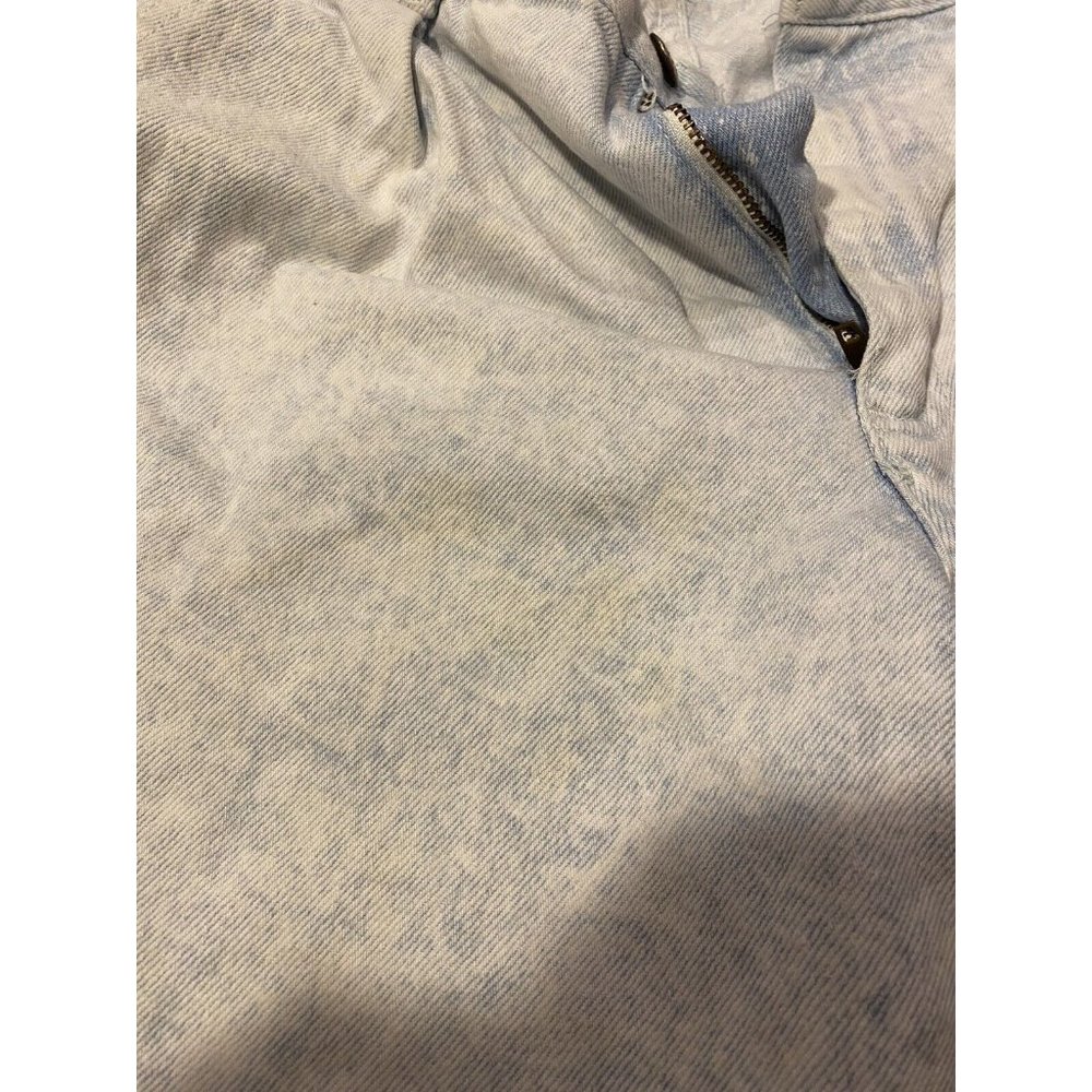 Vintage Unionbay Distressed Acid Wash Blue Denim Jean Shorts Size 31 8” Inseam - Picture 10 of 10